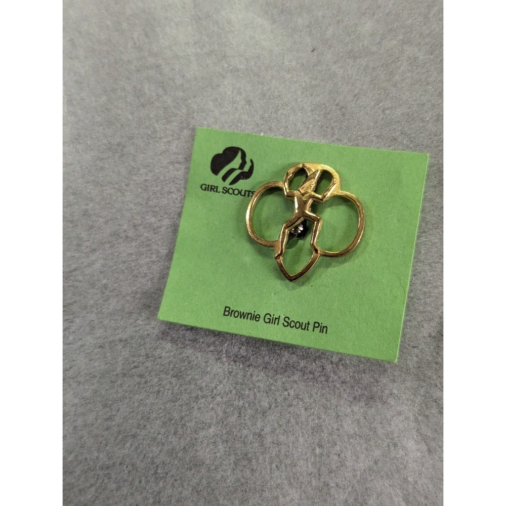 H Vintage Brownie Girl Scouts Scout pin 9-204 NEW
